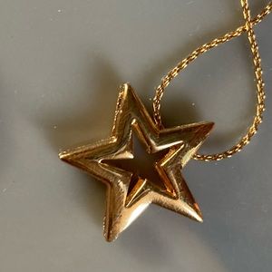 Artistry Star Necklace